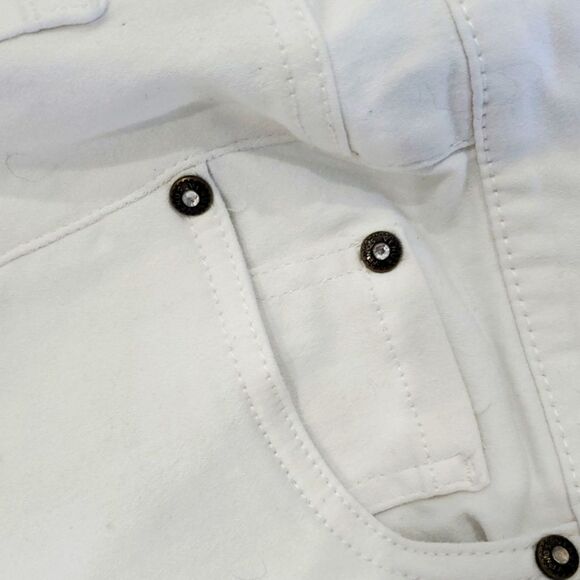Venus Size 12 Womans White Denim Capri.  Star Detail Cuffs - Picture 4 of 8